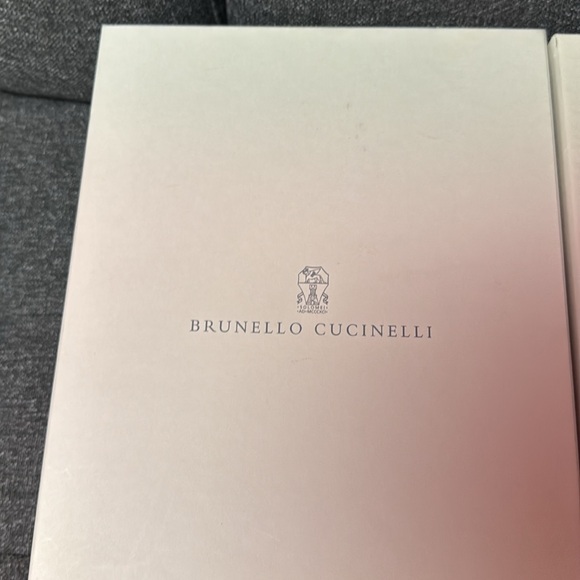 Brunello Cucinelli Elegant Cream Boxes - Picture 3 of 4